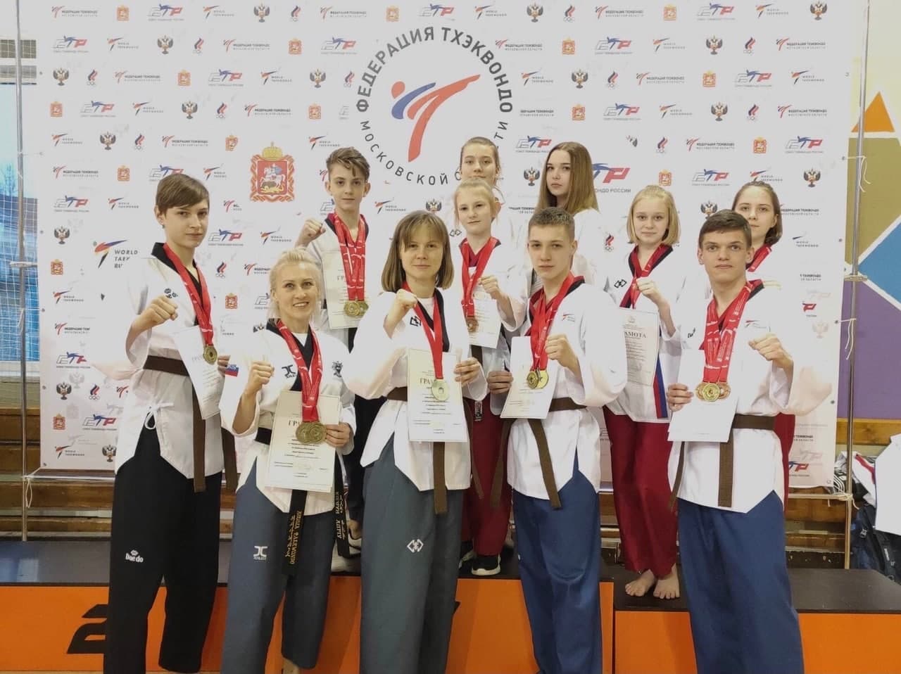 11 тхэквондистов представляли команду города Ступино на Первенстве и Чемпионате Московской области