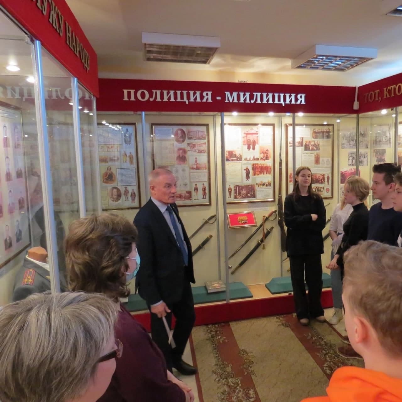 Акцию «Профессия - полицейский» провели ступинские полицейские