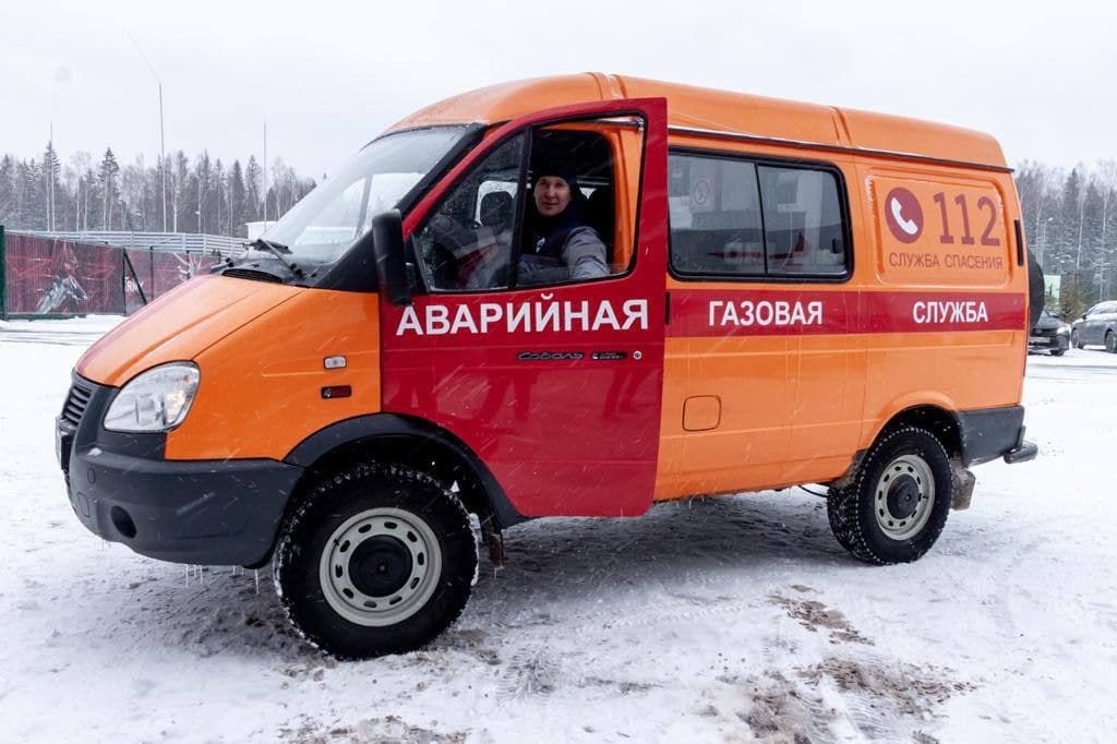 Аварийно диспетчерская служба. Аварийная газовая Мособлгаз. Мособлгаз Королев аварийно-диспетчерская. Машина Мособлгаз.