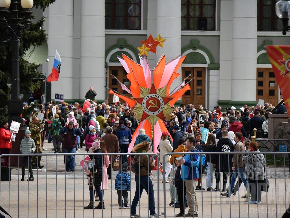 Большая концертная программа, посвященная Дню Победы, прошла на центральной площади Ступино