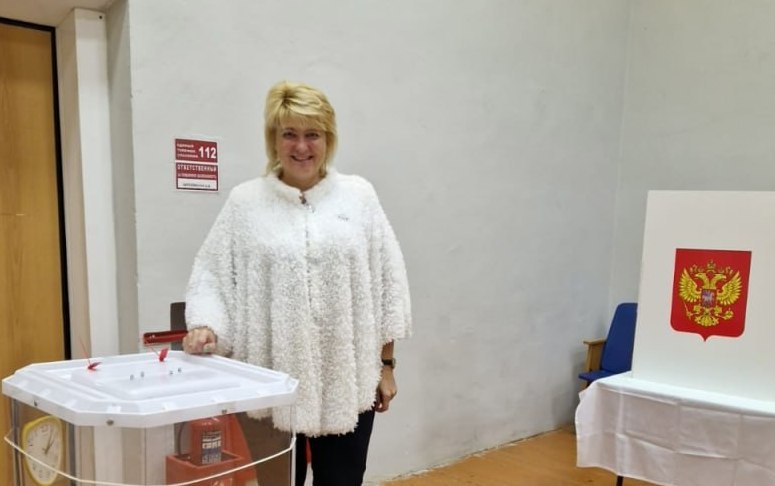 Депутат окружного Совета депутатов Светлана Филимонова посетила участок №3076. 