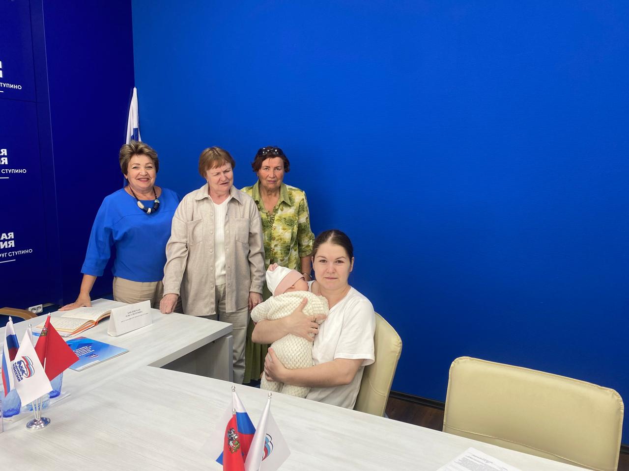 Депутаты окружного Совета депутатов провели прием жителей1806