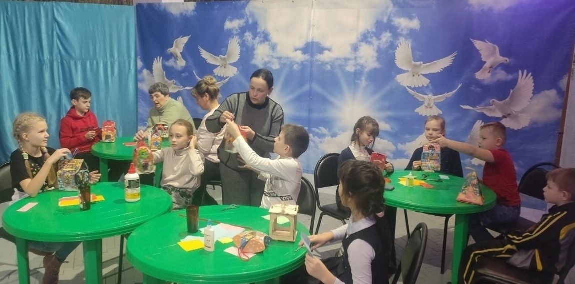 Дубневский Дом культуры принял участие в экологической акции «Зимняя кухня для птиц»