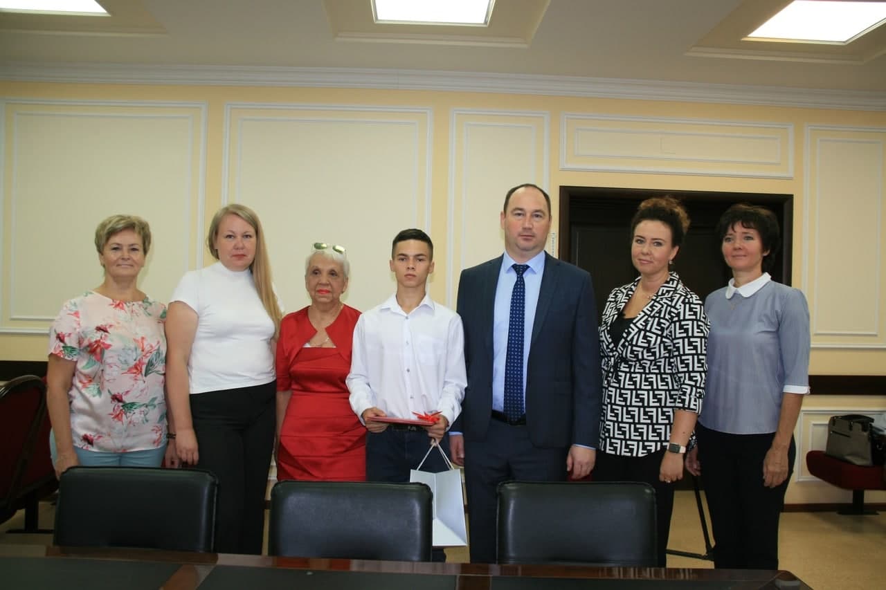 Егор Киселёв, юный житель округа, готовится переехать в свою квартиру