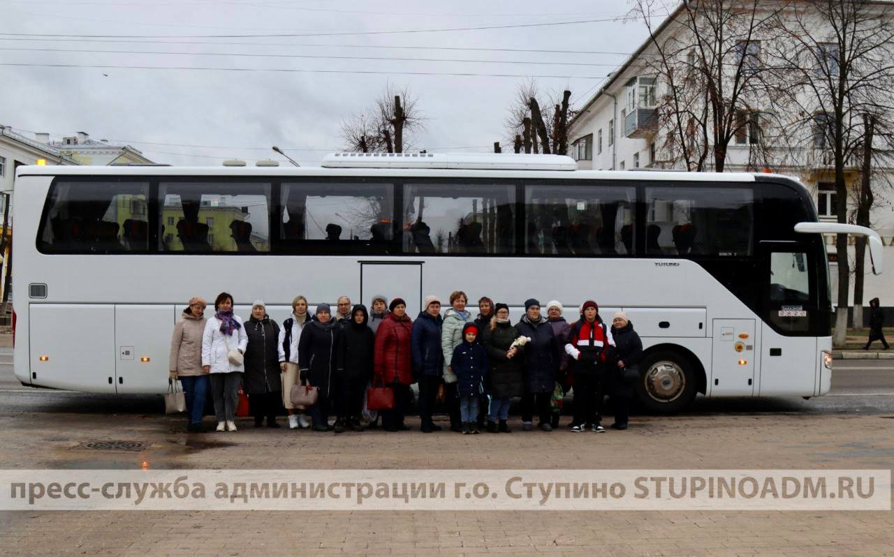 Экскурсию на Гжельский фарфоровый завод организовали для волонтеров и родственников участников специальной военной операции.