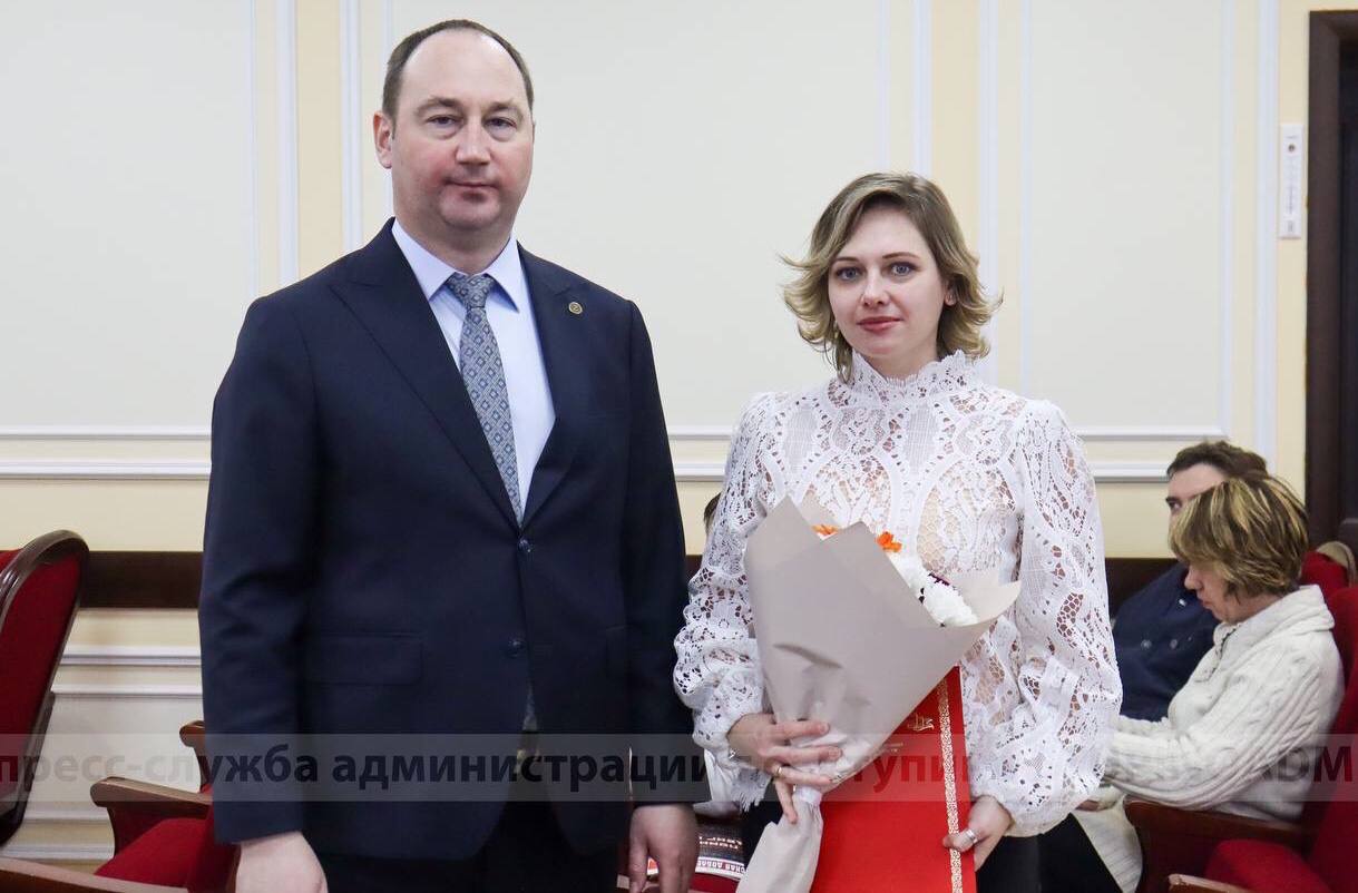 Глава городского округа Ступино Сергей Мужальских поздравил ступинских  энергетиков с их профессиональным праздником. / Администрация городского  округа Ступино