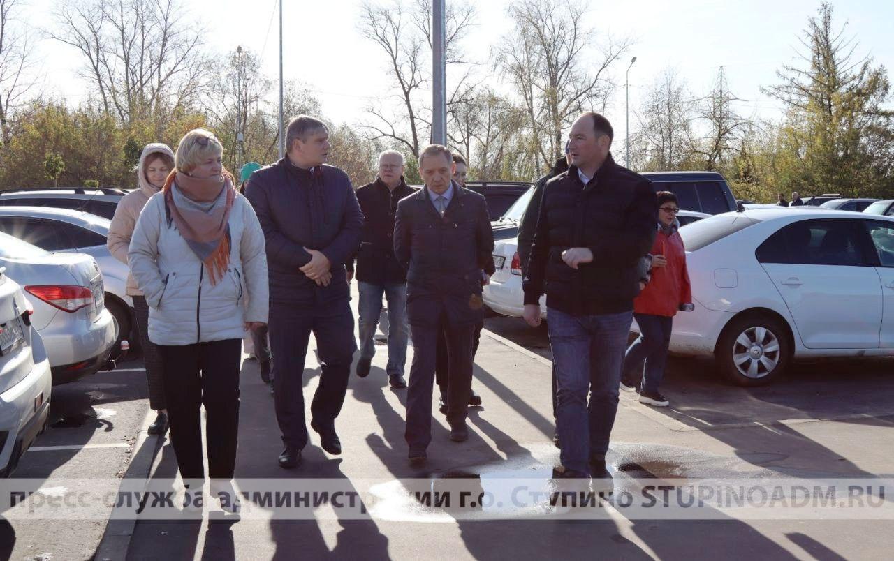 Глава городского округа Ступино Сергей Мужальских проверил благоустройство  территории железнодорожного вокзала. / Администрация городского округа  Ступино