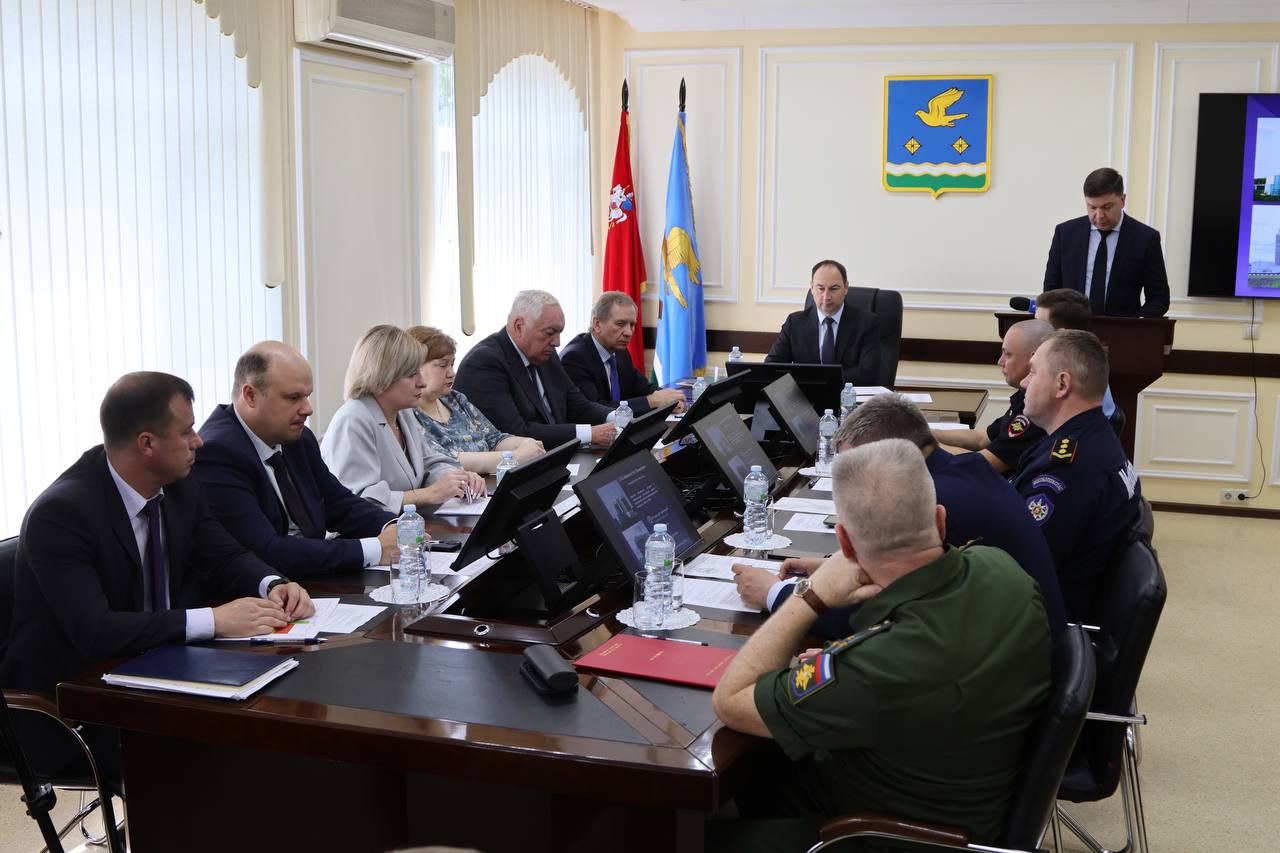 Общегородское совещание прошло под руководством главы округа Сергея Мужальских2406_2