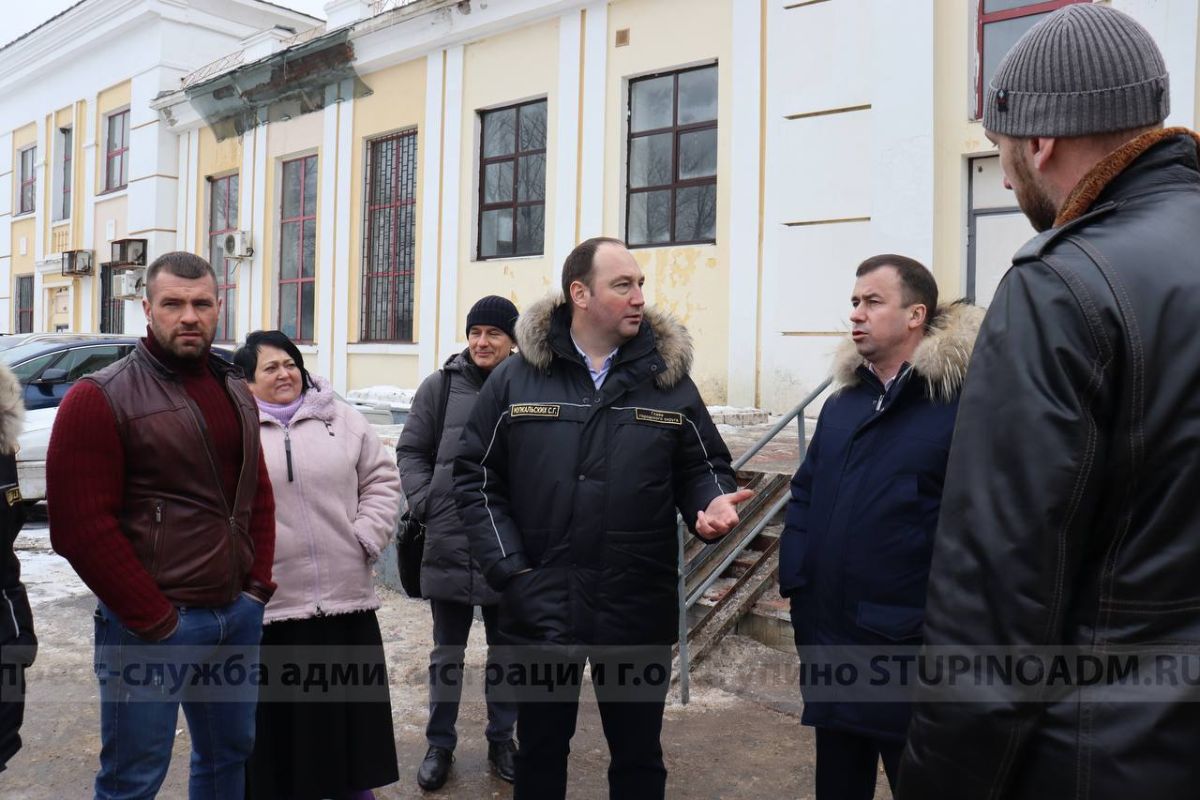 Привокзальную площадь осмотрел глава городского округа Ступино Сергей  Мужальских. / Администрация городского округа Ступино