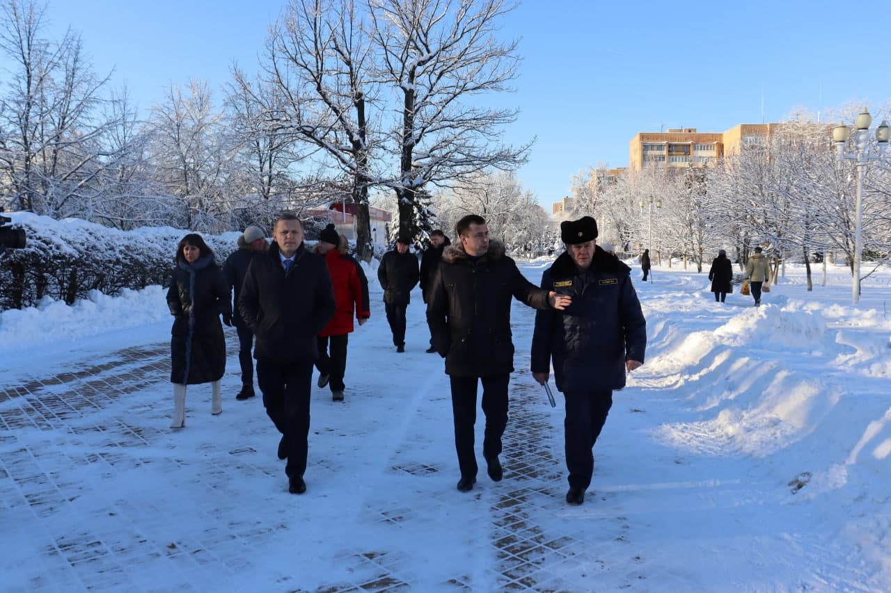 Погода в ступино на неделю. Город Ступино зима. Ступино Су Ступино. Люди снег город. Обильный снегопад.