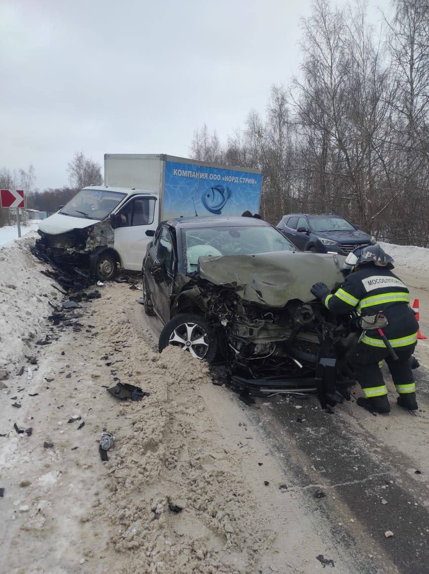 Работники территориального управления №13 ГКУ МО «Мособлпожспас» призывают  автомобилистов быть внимательнее в зимний период и соблюдать безопасность  движения на дорогах. / Администрация городского округа Ступино