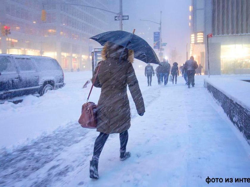 Сегодня Москву и область накрыл сильнейший снегопад.