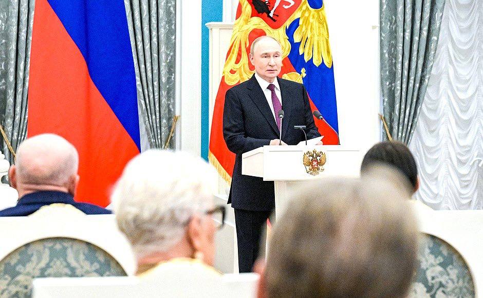 Сегодня президент России Владимир Путин вручил «Золотую Звезду» Героя России ступинчанке Людмиле Болилой. 