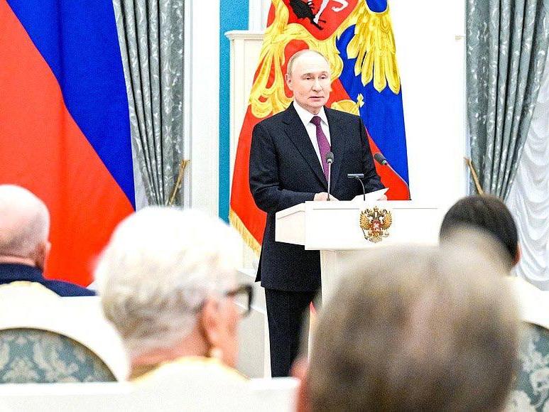 Сегодня президент России Владимир Путин вручил «Золотую Звезду» Героя России ступинчанке Людмиле Болилой. 