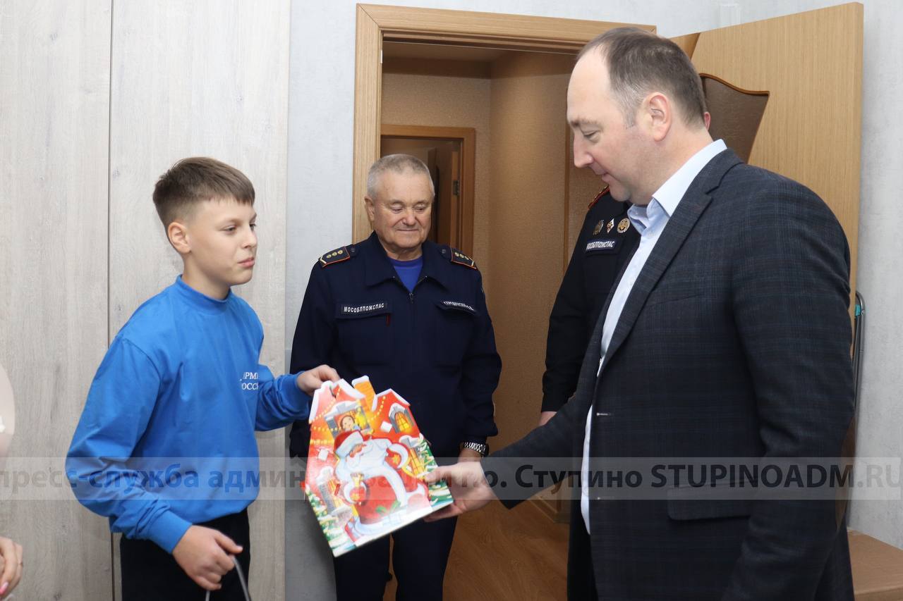 Сергей Мужальских поздравил сына участника СВО с днем рождения.