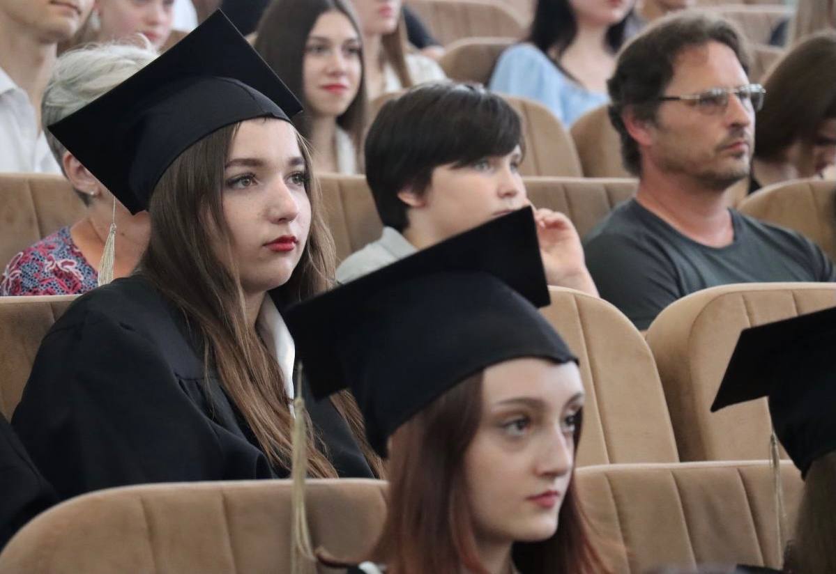 Сергей Мужальских поздравил выпускников колледжа Московского финансово-юридического института.