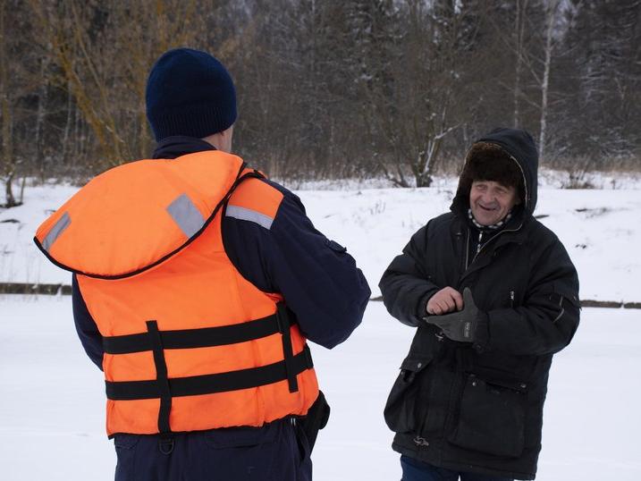  Спасатели Мособлпожспас напоминают-тонкий лед