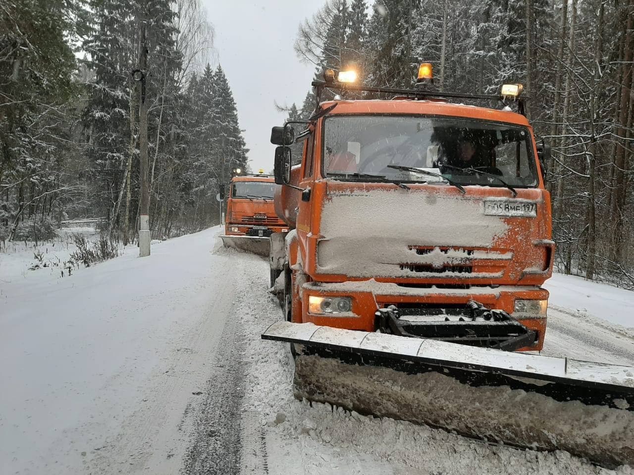 Дорожные и коммунальные службы Подмосковья продолжают устранять последствия  снегопада / Администрация городского округа Ступино