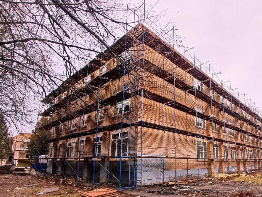 В лицее №1 Ступино приступили к утеплению фасада