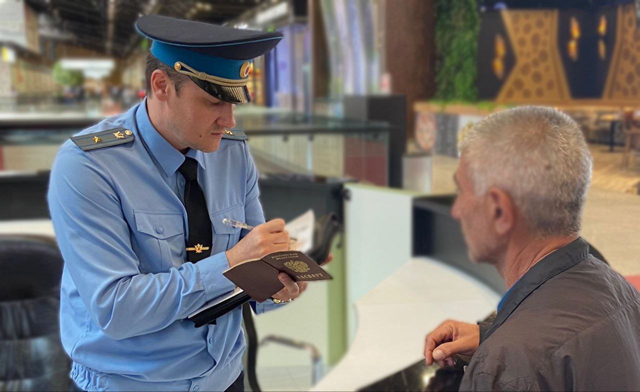 В Международном аэропорту Шереметьево прошла акция «Должник» /  Администрация городского округа Ступино