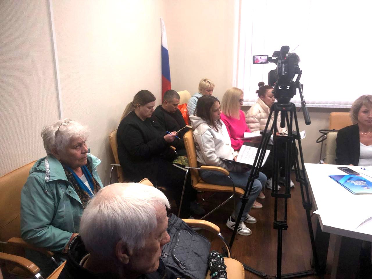 В рамках Недели приемов граждан по вопросам жилищно-коммунального хозяйства в Общественной приемной местного отделения Единой России состоялся круглый стол