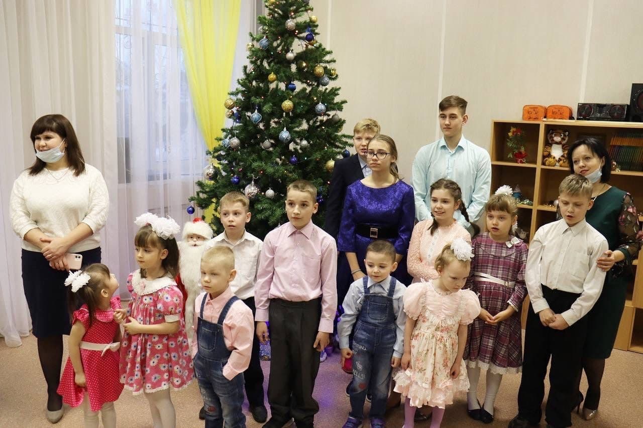 В Социально-реабилитационном центре для детей и подростков «Альбатрос» прошло благотворительное мероприятие Елка желаний