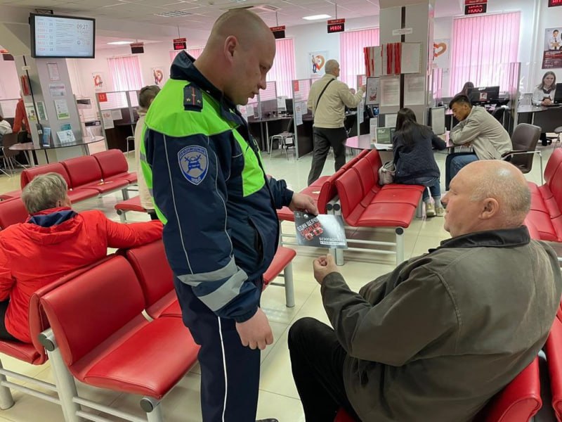 В Ступино полицейские напомнили гражданам о важности соблюдения ПДД04_1