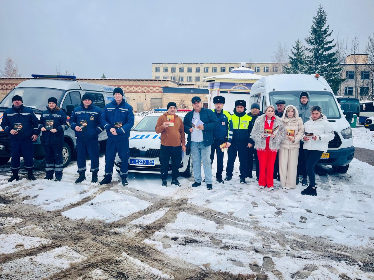 В Ступино полицейские приняли участие в мероприятии, посвященному Дню памяти жертв ДТП1