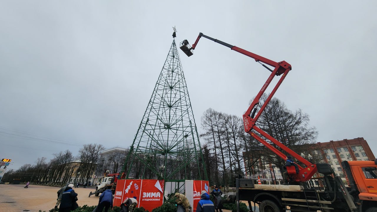 В Ступино разобрали главную городскую ель