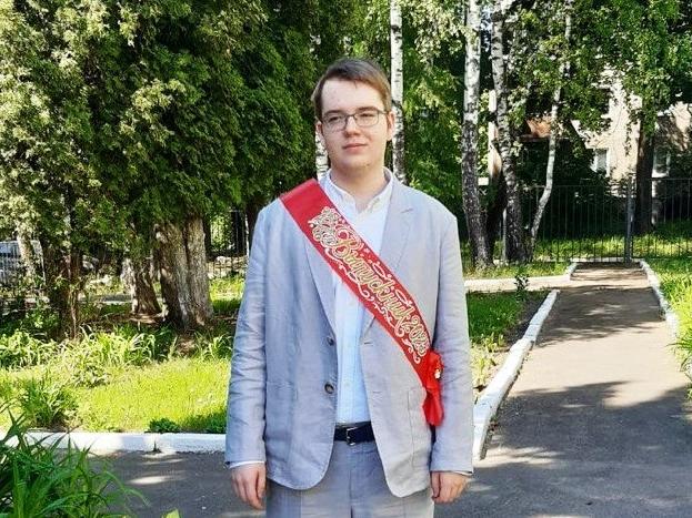 Выпускник из городского округа Ступино Александр Краснов получил 100 баллов на ЕГЭ по физике_