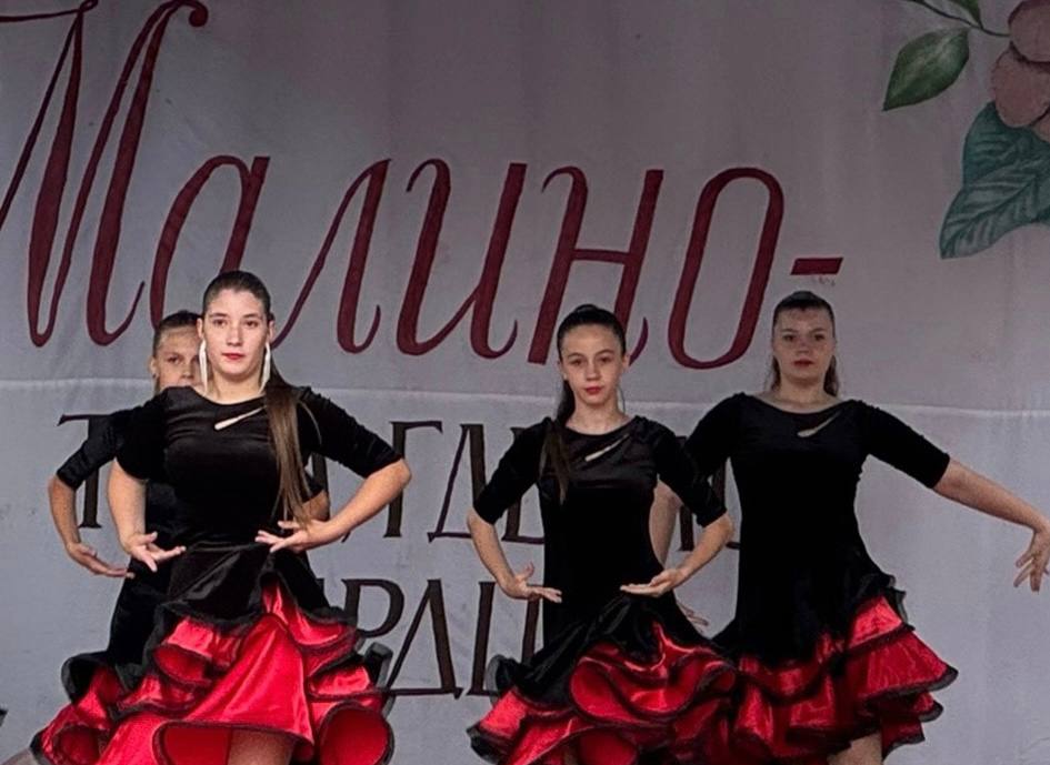Жители поселка Малино отметили День рождения населенного пункта и День России4