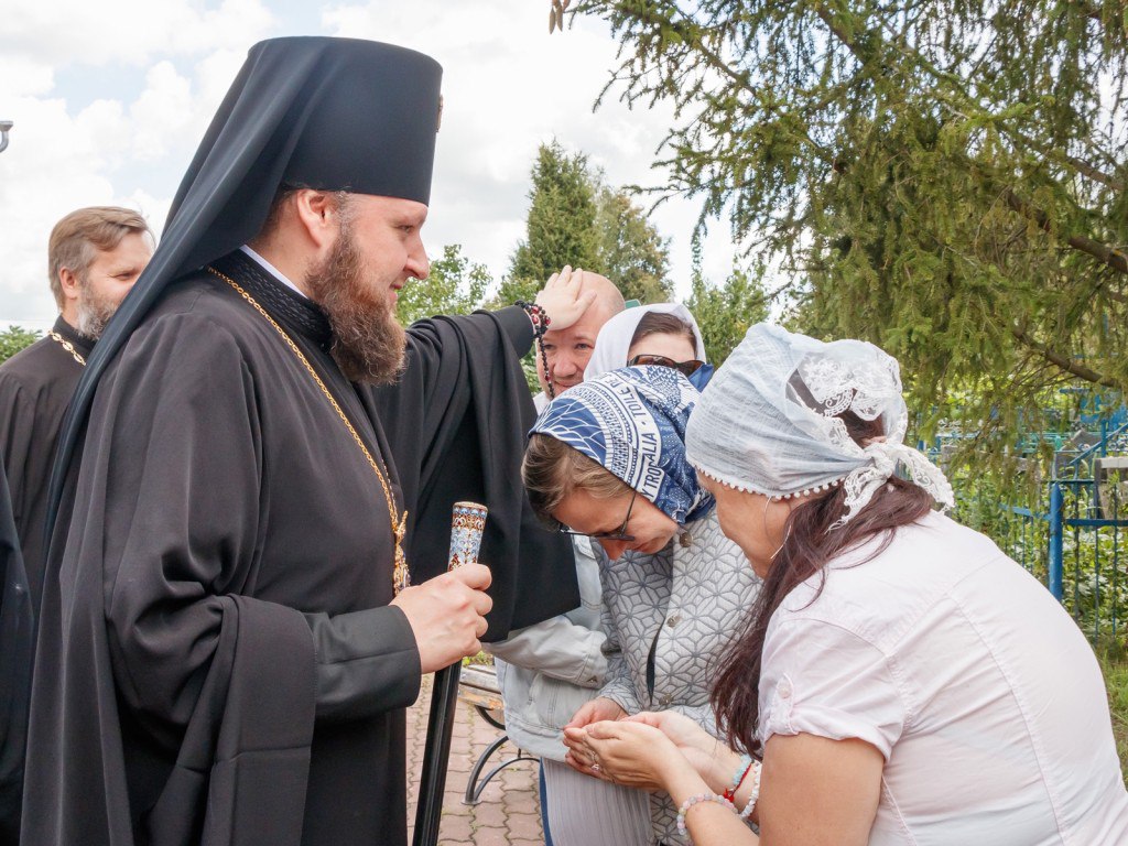 архиепископ Аксий совершил литургию в храме-школе звонарей