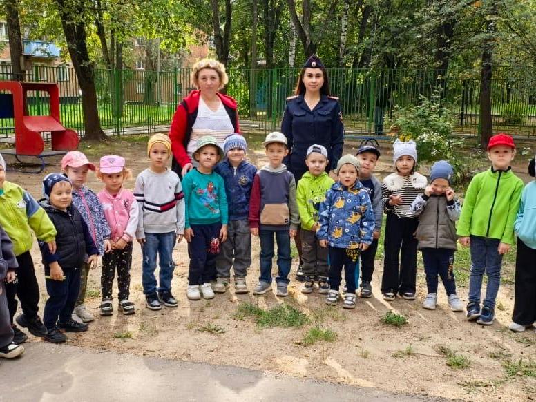 Автоинспектор в Ступино провела профилактическую беседу в детском саду