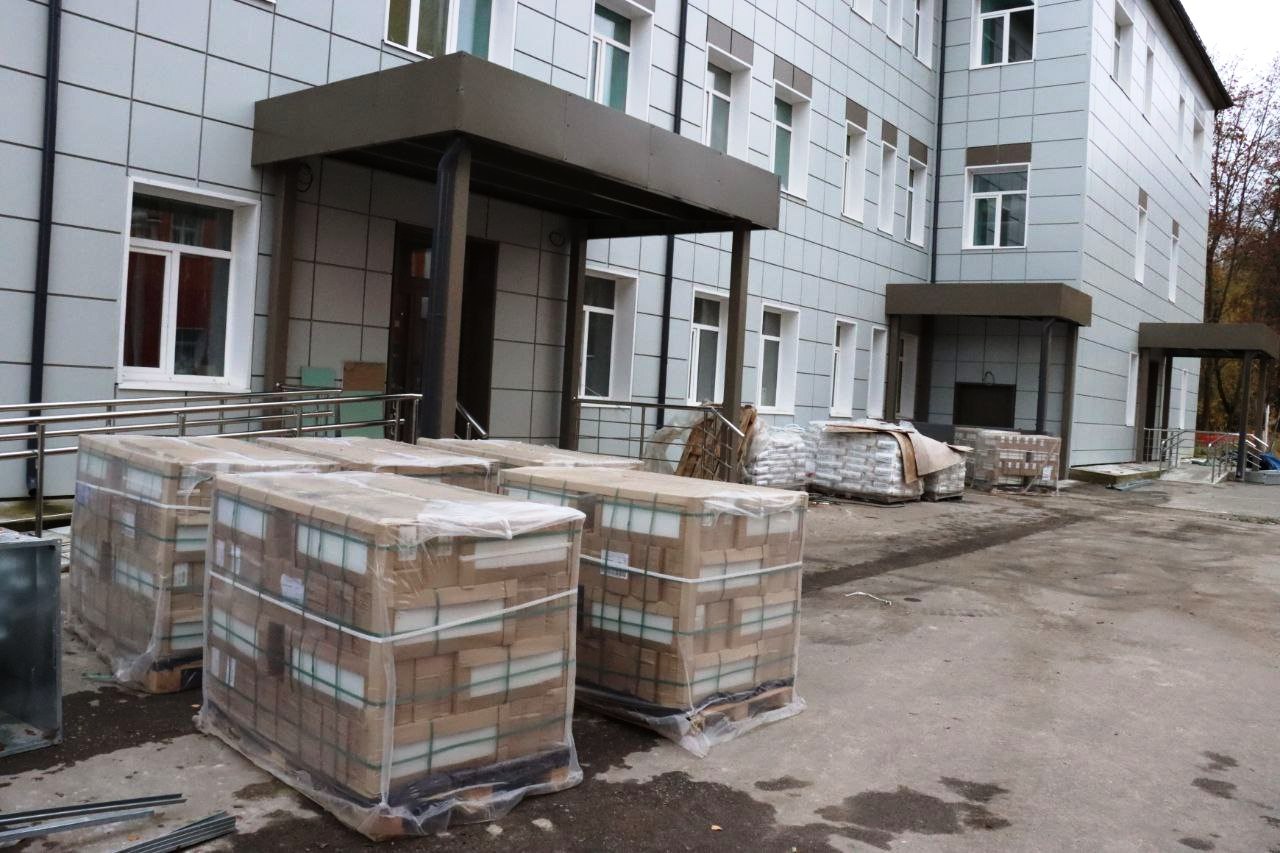 Депутаты оценили ход ремонтных работ в инфекционном корпусе Ступинской клинической больницы  