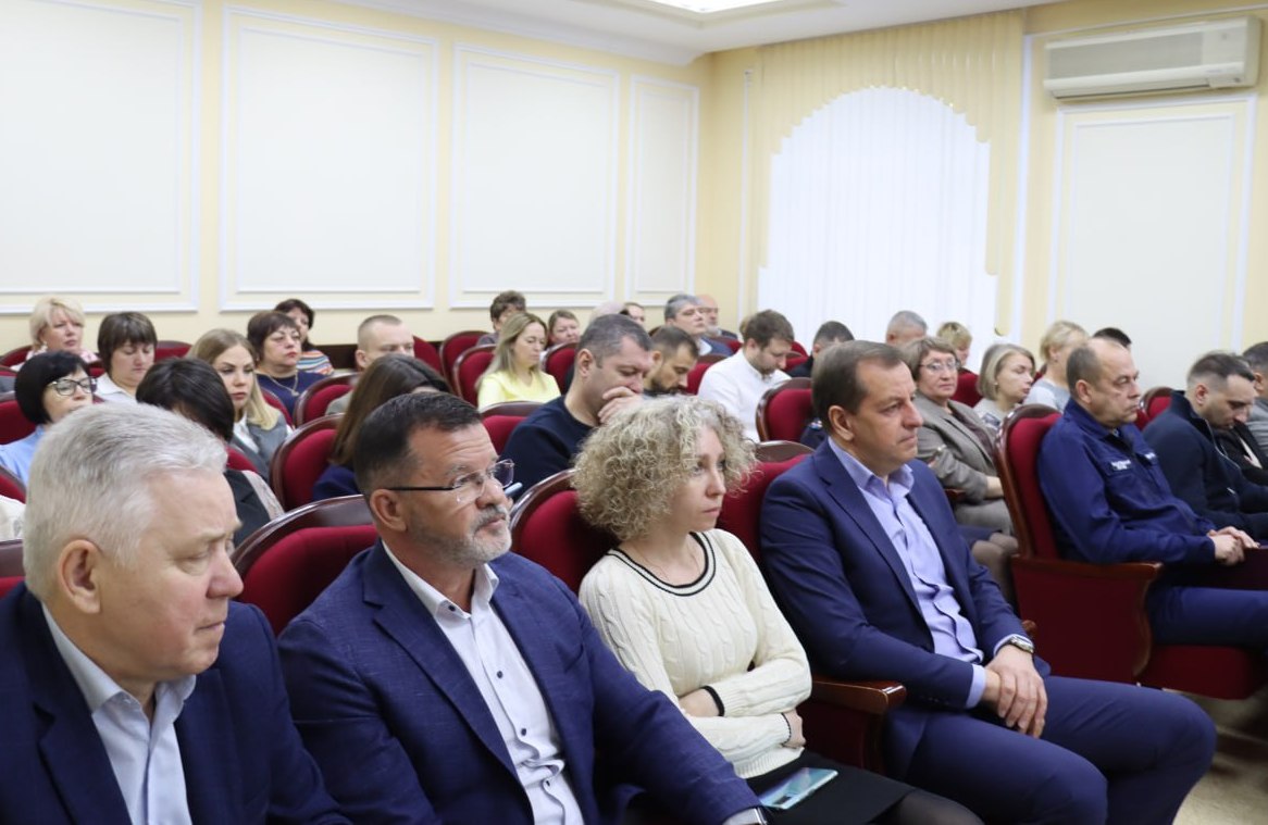 Еженедельное общегородское совещание под руководством главы округа Сергея Мужальских прошло в Ступино.1612