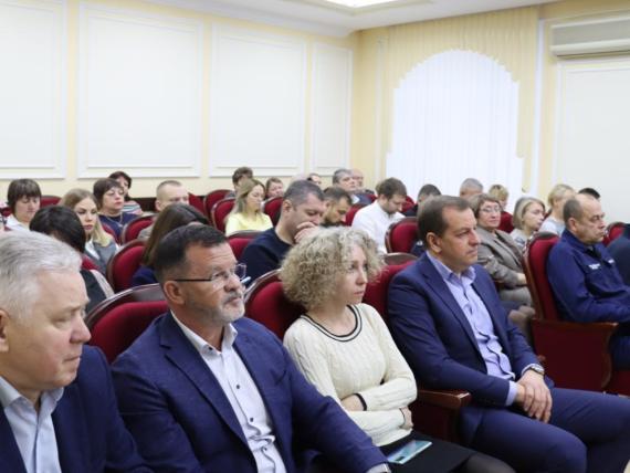 Еженедельное общегородское совещание под руководством главы округа Сергея Мужальских прошло в Ступино.1612