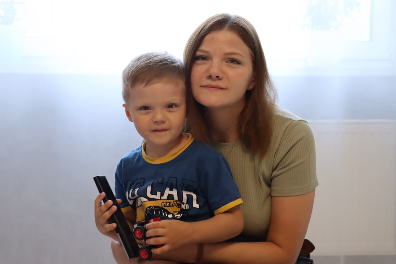 Глава округа Сергей Мужальских поздравил с Днем рождения сына погибшего ступинского героя_2