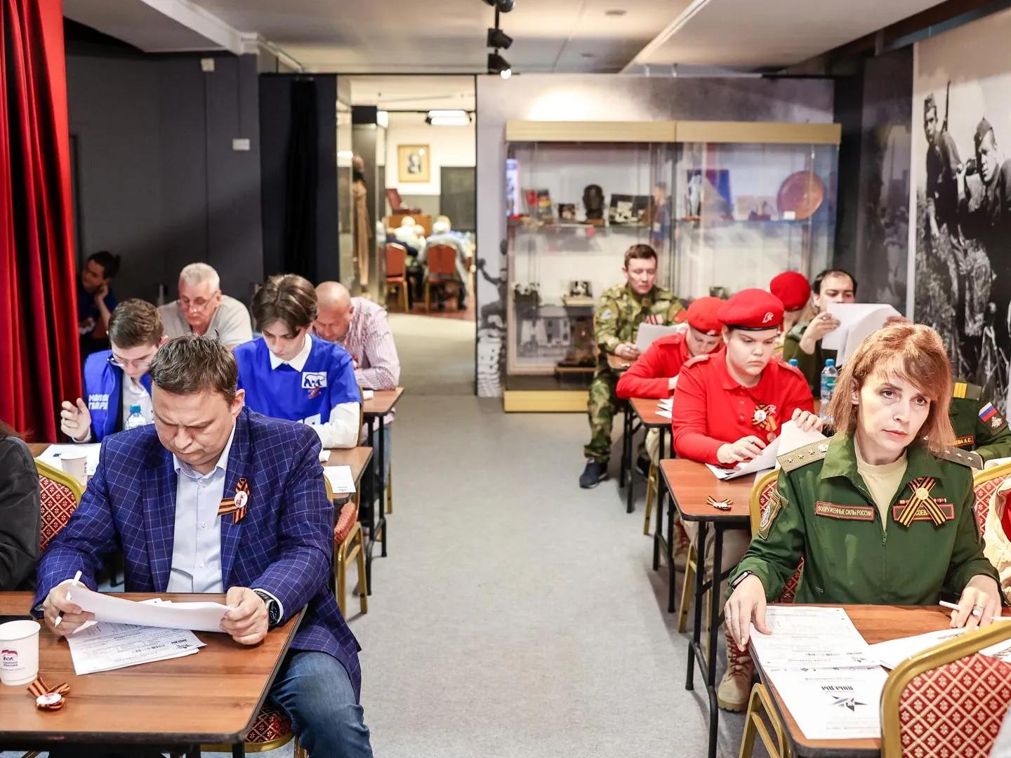 Год Защитника Отечества 2 (МОРО)