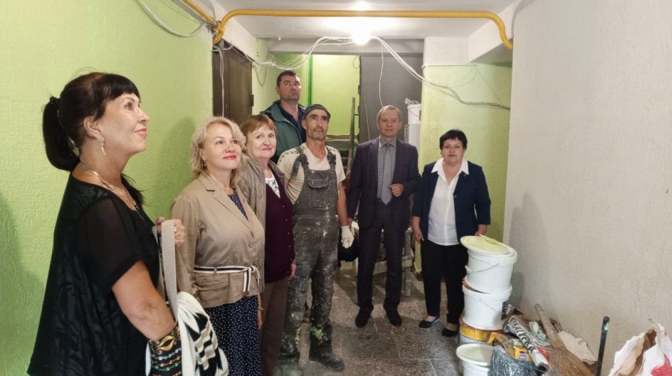 мониторинг  хода выполнения работ по ремонту подъезда