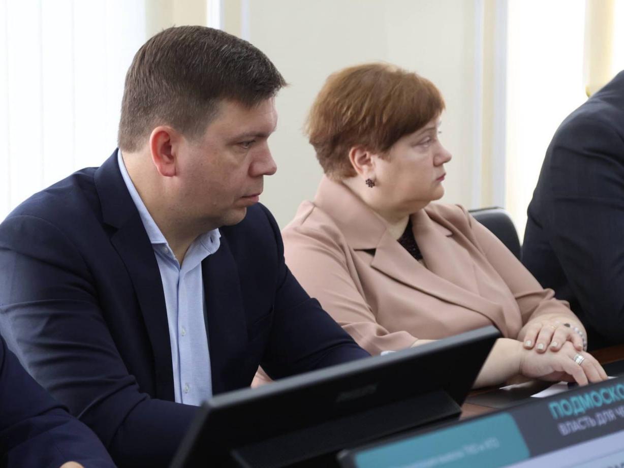 Организацию вывоза мусора и работу филиала «Защитники Отечества» обсудили в Ступино2