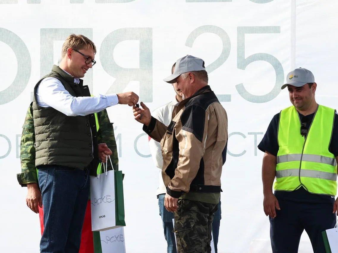 Победитель конкурса механизаторов  «Пахарь - 2025» Павел Казаков