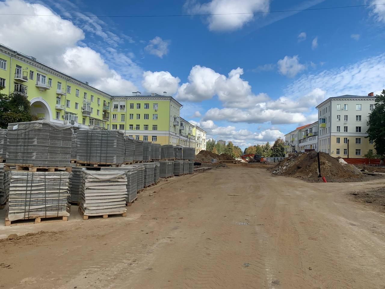продолжается реконструкция пешеходной зоны