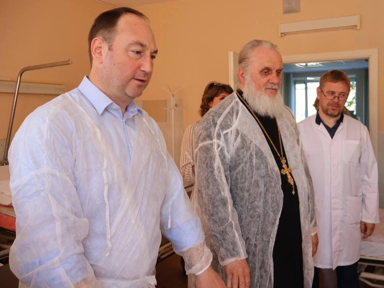 Руководитель муниципалитета Сергей Мужальских навестил пострадавших в ДТП2