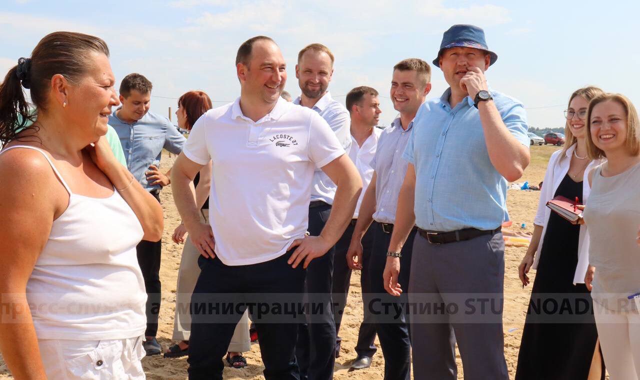 Сергей Мужальских проверил ход работ по благоустройству Белопесоцкого пляжа