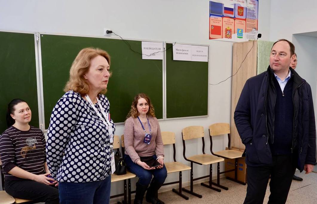 Сергей Мужальских проверил работу избирательных участков 1603