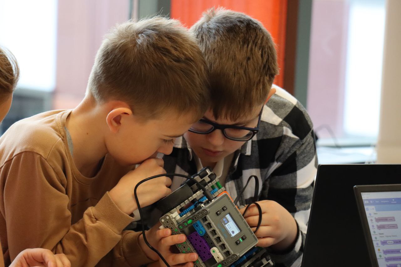 Состоялся второй этап муниципального семинара по робототехнике Большие гонки 3.0