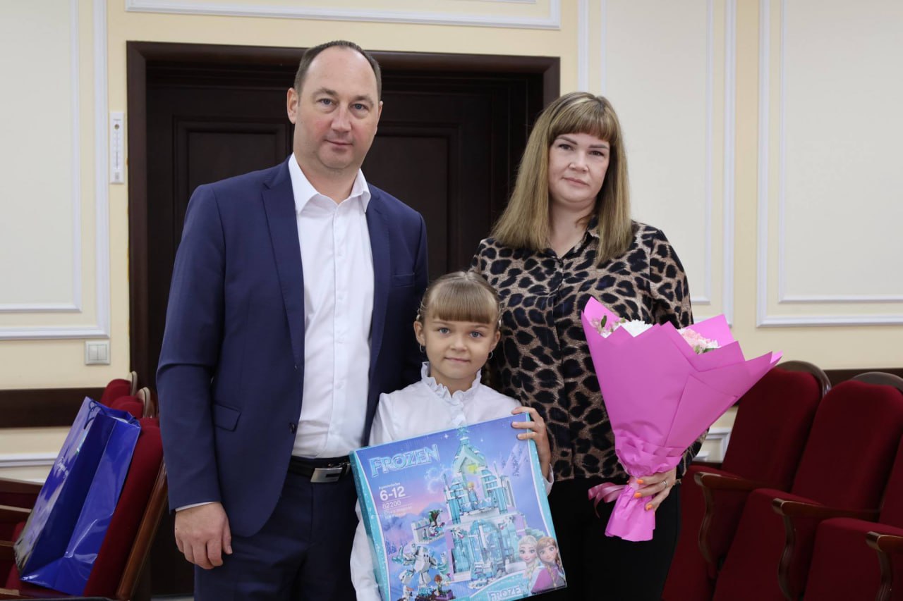 Светлый праздник для Алисы-глава округа поздравил дочку погибшего героя СВО с днём рождения