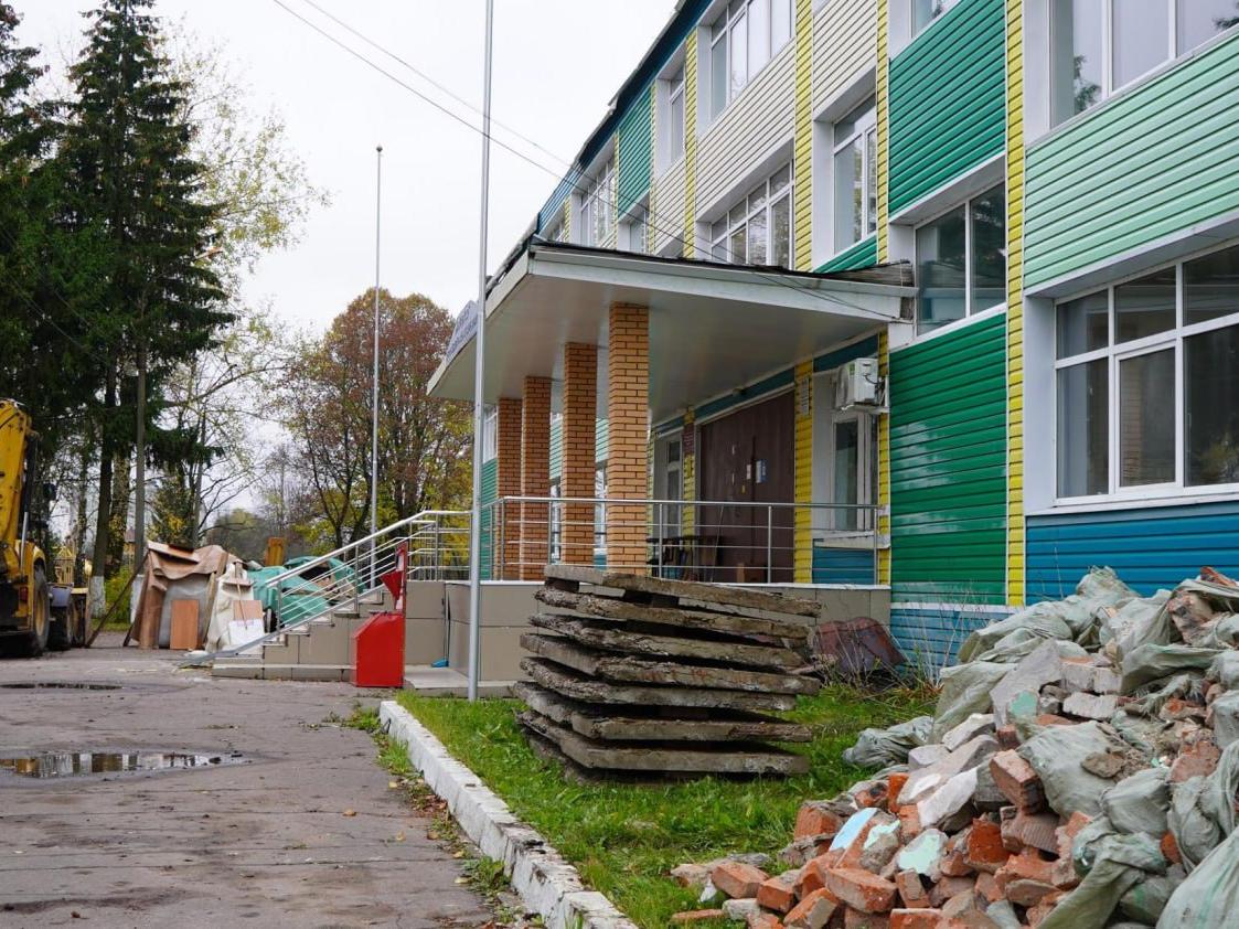 В Малинской школе после ремонта появится медиарубка, полоса препятствий и шахматные домики1