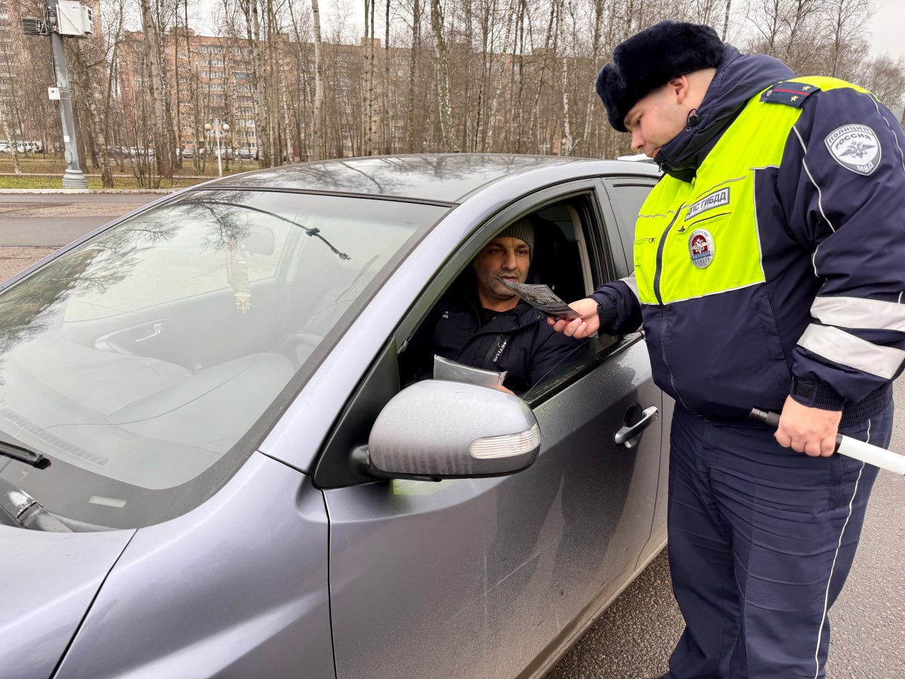 В Ступино автоинспектор провел беседы с водителями12