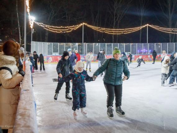 В Ступино открылся каток с искусственным льдом в парке Островского